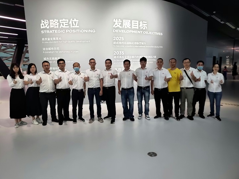 尊龙凯时组织党支部参观深圳改革开放40周年展览