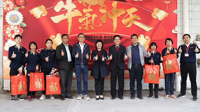 心系职工送温暖，新春慰问暖人心