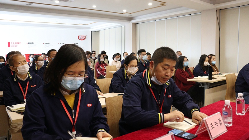 中共石碣镇委党校副校长莅临尊龙凯时食品指导党建工作 (3)