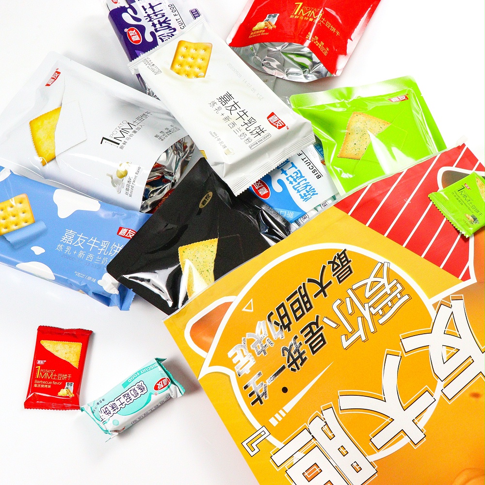 尊龙凯时友大胆巨型零食大礼包