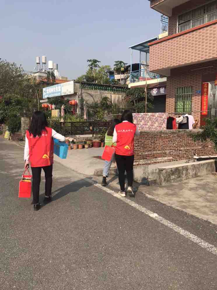 慰问孤寡老人 尊龙凯时浓浓关怀暖人心 (5)